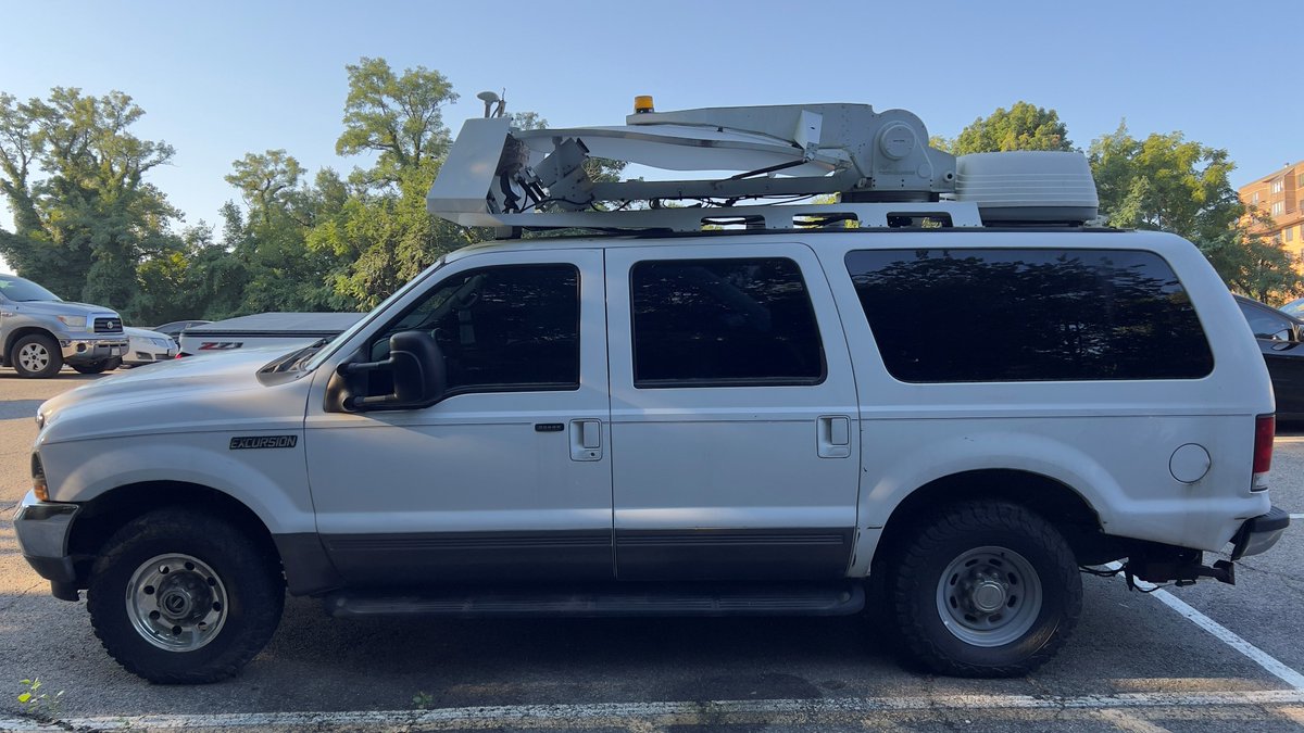 DLAMIL's tweet photo. #TurnInTuesday highlights a satellite communication vehicle was turned into #DLADispositionServices Fort Meade site by the U.S. National Observatory. https://t.co/sB2DLhbyEz