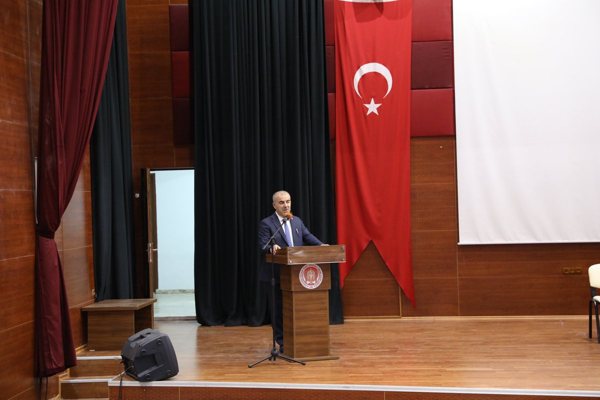 kiziltepemem47's tweet photo. 2022-2023 Eğitim-Öğretim Yılı Müdürler Kurulu Toplantısı, İl Milli Eğitim Müdürümüz Sn. Murat DEMİR başkanlığında Kızıltepe İlçe Milli Eğitim Müdürümüz Ahmet BİLEN, Kızıltepe Şube Müdürlerimiz ve tüm resmi okul-kurum müdürlerimizin katılımıyla gerçekleştirildi.
@tcmeb https://t.co/9khxdZJgZh