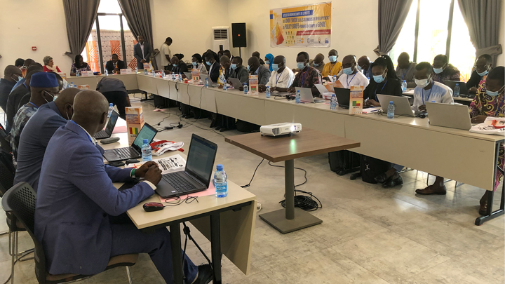 CregCenter's tweet photo. [ #OngoingEvent ]
Sous la présidence de Dr @edwige_ade, l'atelier de renforcement de capacités des #ONDD #SWEDD sur l’élaboration de #Policy #briefs accessibles et prenant en compte le #genre a démarré ce lundi 5 Sept 2022. En savoir plus ici : https://t.co/H4pGLdBFUt
#cregcenter https://t.co/MUHGWYZj8m