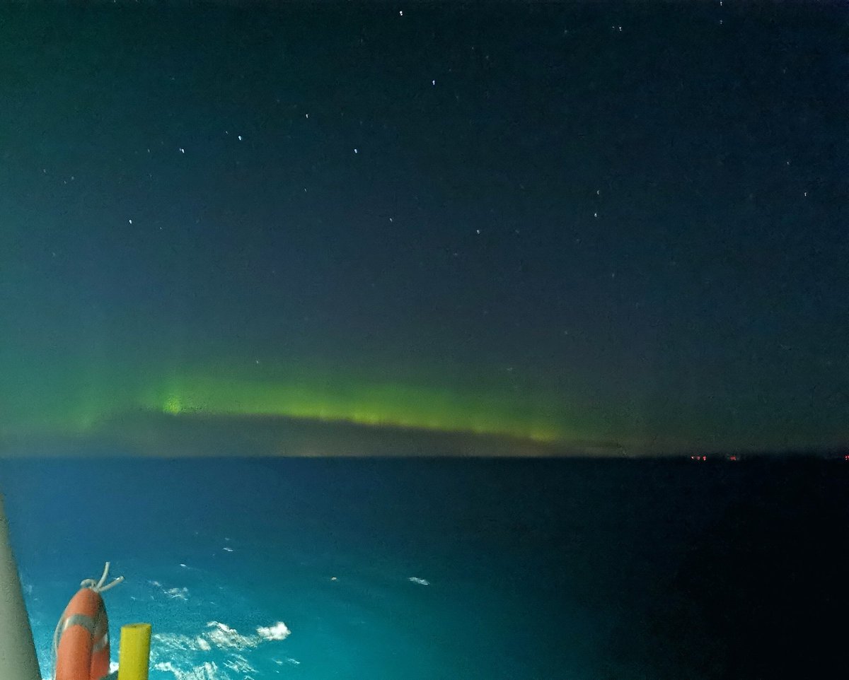 em_borealis's tweet photo. Views from deck @rv_svea_slu and @SLU_aqua. I have seen many northern lights however at lat 58 auroras are rarer and was quite fascinating spotting them from deck while working with #benthic video surveys in trawled vs. #trawlfree areas in the #Skagerrak sea. https://t.co/TCxQTf4O06