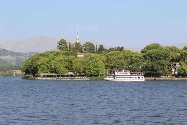 doucas_tours's tweet photo. Ioannina is a beautiful lake-side city with several museums, a settlement inside its Castle and a spiral of dark legends connected to the ancient and the byzantine past or referred to the modern Greek history that begun 200 years ago. #TravelTuesday #visitgreece #AGTO #USTOA https://t.co/R1cbUjnL87