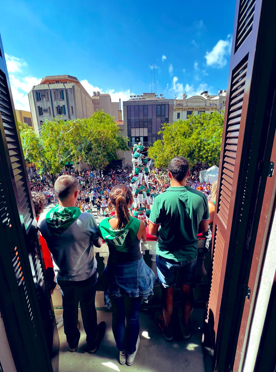PSCSabadell's tweet photo. 👏🎇 Èxit és la paraula que resumeix aquesta #FMSBD22! Enhorabona i moltes gràcies a totes les persones (entitats, personal laboral i voluntaris/es de tots els àmbits) que heu fet possible que #Sabadell esdevingui un espai de festa, convivència, seguretat i de molta alegria.🥳 https://t.co/te7mltX5FD