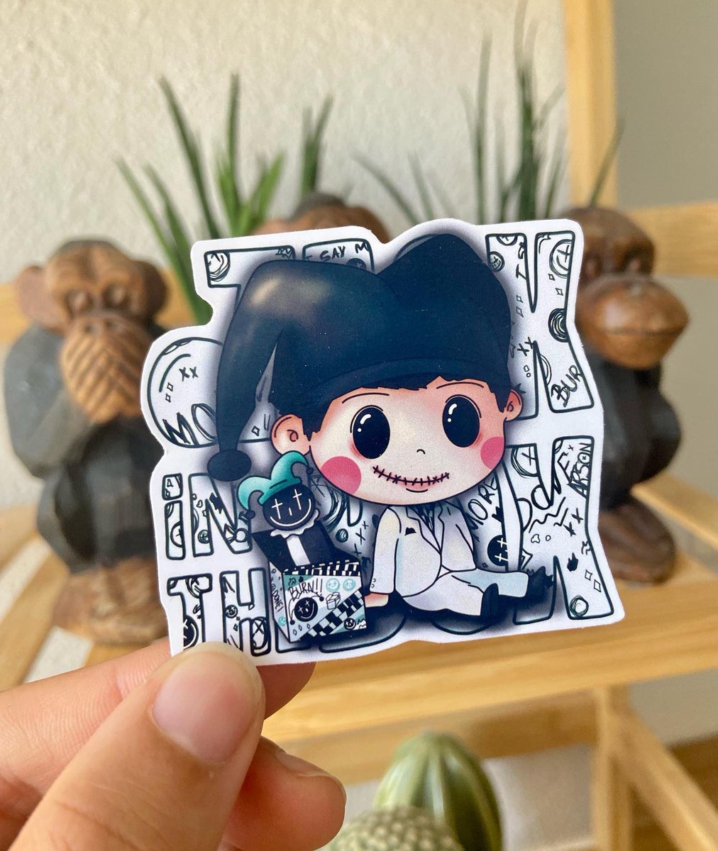 liloinshadow's tweet photo. ✖️Jack in the Box Sticker y Marcapáginas✖️

Holi🧍🏻‍♀️.
He actualizado la tienda con mi versión de Jack in the box (tardísimo pero así es la vida 🫠).
No tenía pensado actualizar nada pero es que ha quedado tan mono que ha fluido todo solo 🤧

Nos leemos 🖤
#jhope  #jackinthebox #bts https://t.co/LK7vadUOWX