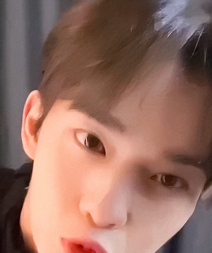 M1LKYBB's tweet photo. 코가 하트모양 같다는 것까지..
#이거배진영 https://t.co/Q5FUxr2oSs