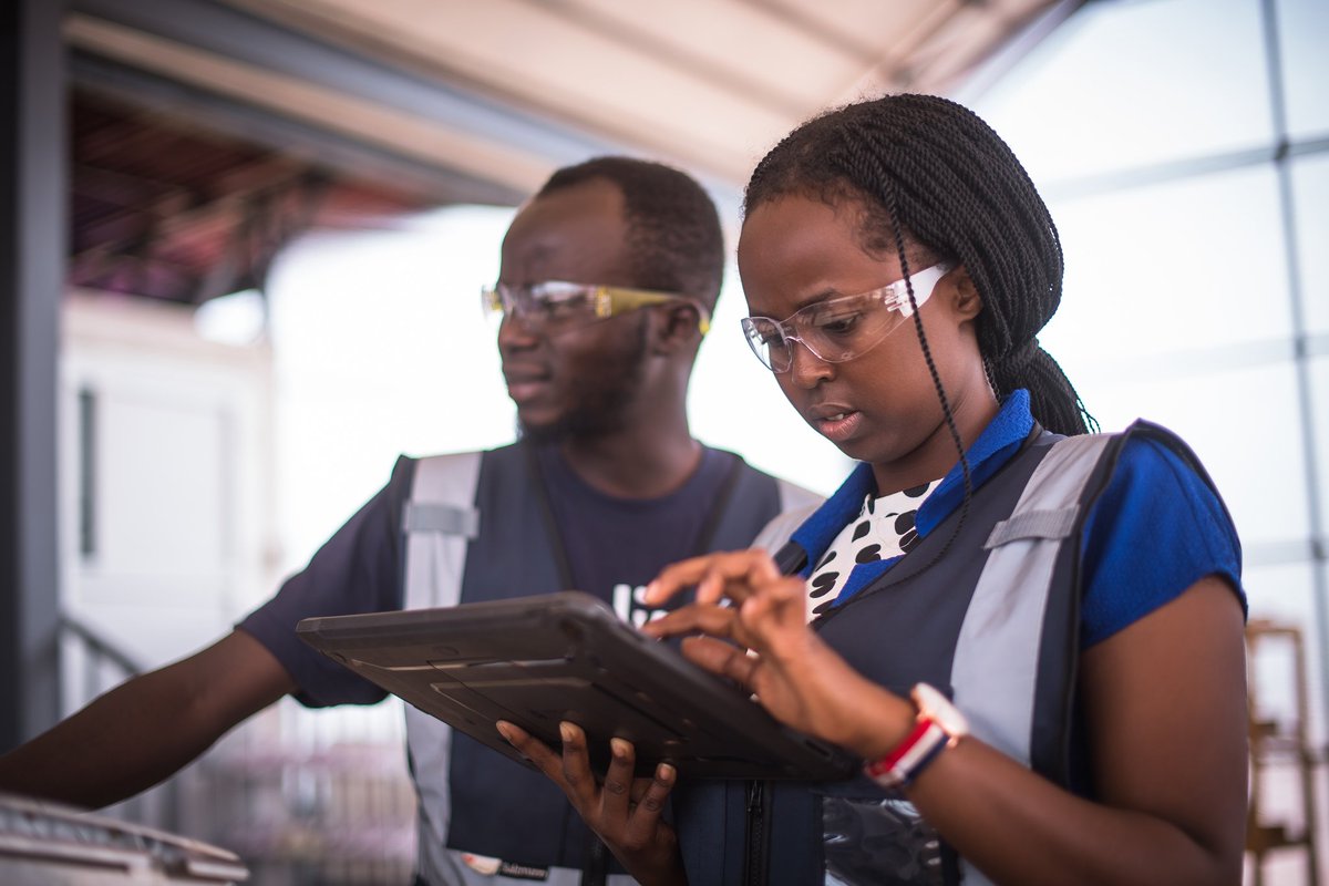 Zipline_Nigeria's tweet photo. Your safety is our priority✔
#Zipline engineers spend years developing & testing our technology hardware and software to ensure its capability to safely, reliably, precisely, and effectively deliver what people need, exactly when and where they need it.
#DronesThatDeliver https://t.co/Bbyq7y8YXL