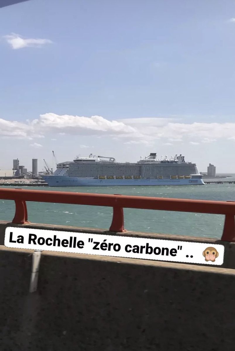 theo_fln's tweet photo. Déçu que La Rochelle  (@AggloLR ), précurseur dans plein de domaines écologiques (Vélo, bâtiment bas carbone, etc) autorise et incite même la venue de tels engins… #Ecologie #LaRochelle https://t.co/e8hlVJurvf