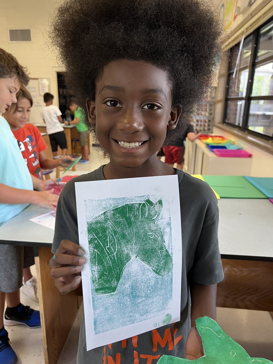 MrsFoht's tweet photo. Printmaking is the artistic process based on the principle of transferring images. K-5 are all experimenting with printmaking at different levels. Thank you #artisnaples and Ms. Jessie &amp; Ms. Megan for coming out to help us! ♥️ #printmaking #warholinspired #artisnaples https://t.co/FrXgsT9NVi