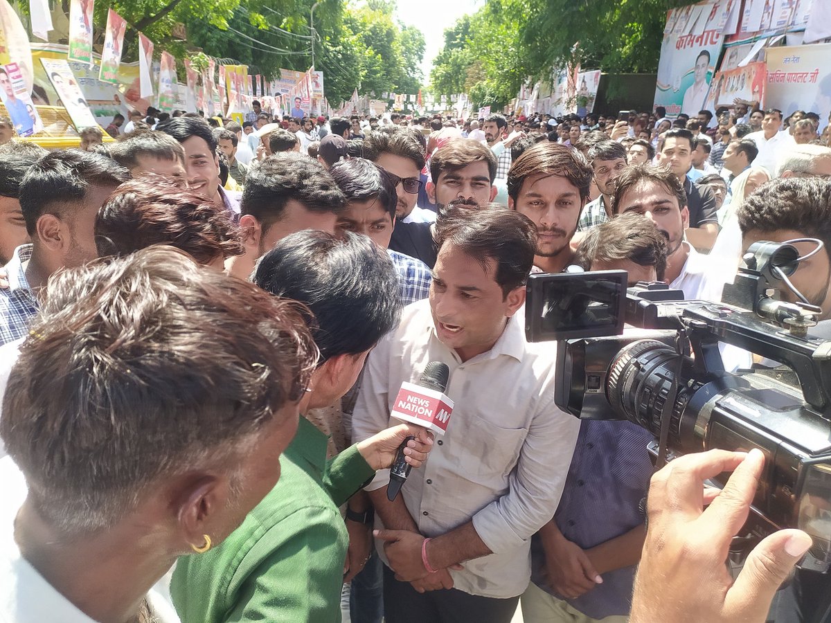 NareshMeena__'s tweet photo. आज पायलट साहब के जन्मदिन कार्यक���रम के कुछ छायाचित्र! @SachinPilot
पायलट आवास सिविल लाइंस जयपुर https://t.co/zuTrV3KkJF
