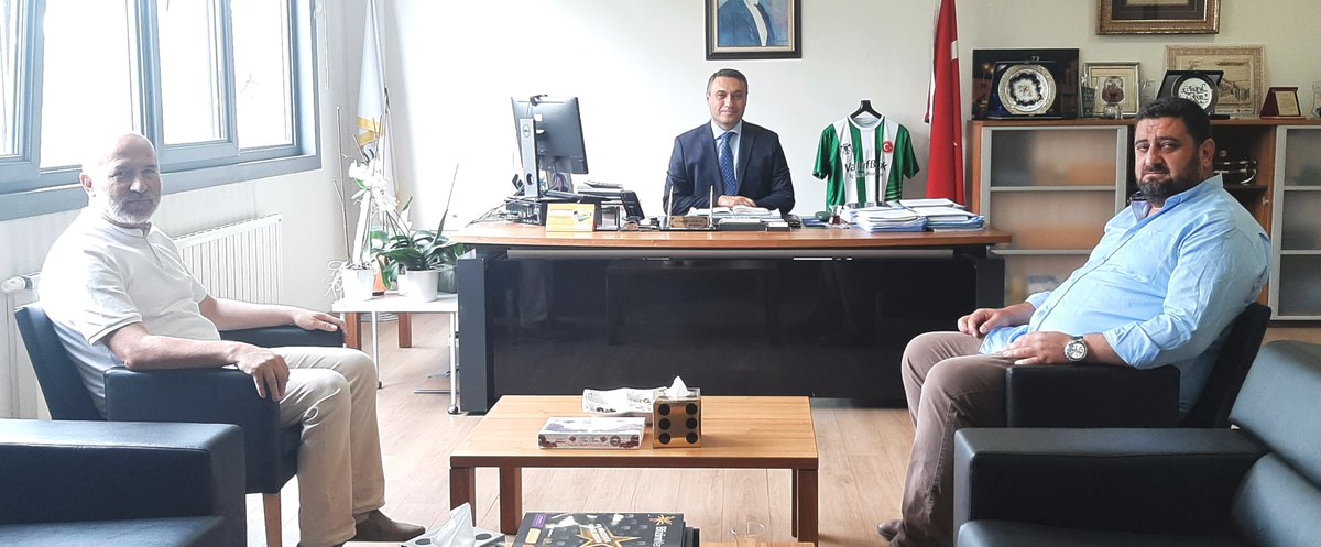 Konya üniversitelerinde çalışanların bankacılık hizmetlerini yürüten Vakıflar Bankası Bölge Müdürümüz Ertuğrul Çoban ile de süreci değerlendirdik. Verimli bir değerlendirme oldu. Yapıcı yaklaşımları için sayın Bölge Müdürümüze şükranlarımızı sunuyoruz.
<a href="/SalkSenniversi2/">Sağlık Sen Konya Üniversiteler Şubesi</a>