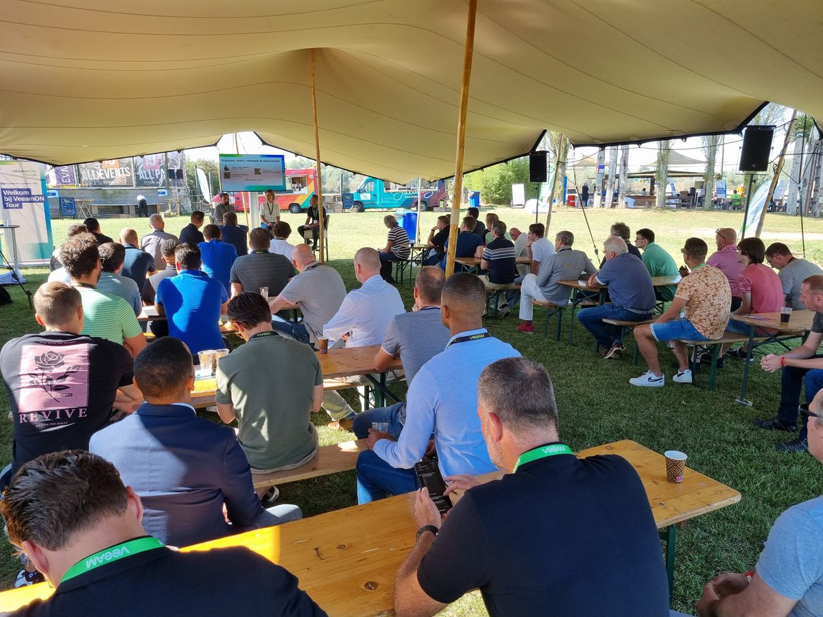 whizpr's tweet photo. Annerieke en Paul zijn vandaag aanwezig bij het VeeamOn Tour event. Annerieke neemt tijdens het event deel aan een paneldiscussie over ransomware. Hier geeft ze advies over hoe bedrijven na een aanval hun communicatie het beste kunnen aanpakken. https://t.co/H2LRtOFFwG
