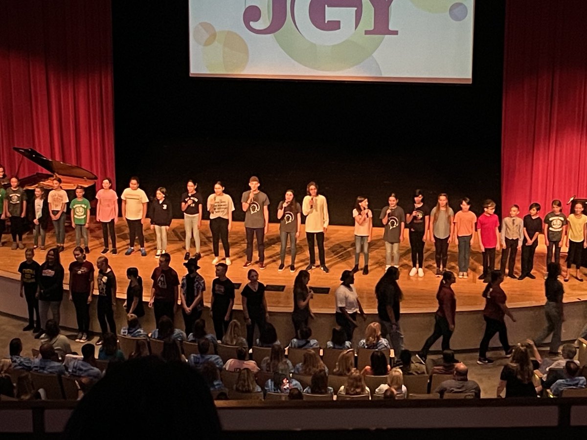 stevielew1972's tweet photo. Welcome to a Joyful 2022-2023 school year at GCSD!  Thank you for your leadership, Superintendent Graupman!  So important!!!@greececentral ⁦@GCSDsuper⁩ ⁦@Englishvillage2⁩ https://t.co/utVJA5lHl6