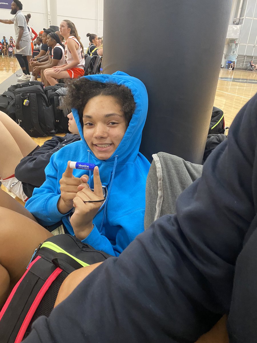 Nicholas42W's tweet photo. Want to wish my smart, beautiful, athletic, crazy and fun loving daughter @RoxyW42 a Happy Sweet 16th Birthday 🎈🎊 🎂 🎂🎂 Love You Rox #RoxyStar #BigGuard #BigCombo #2Puffs https://t.co/zKUfNOrMKF