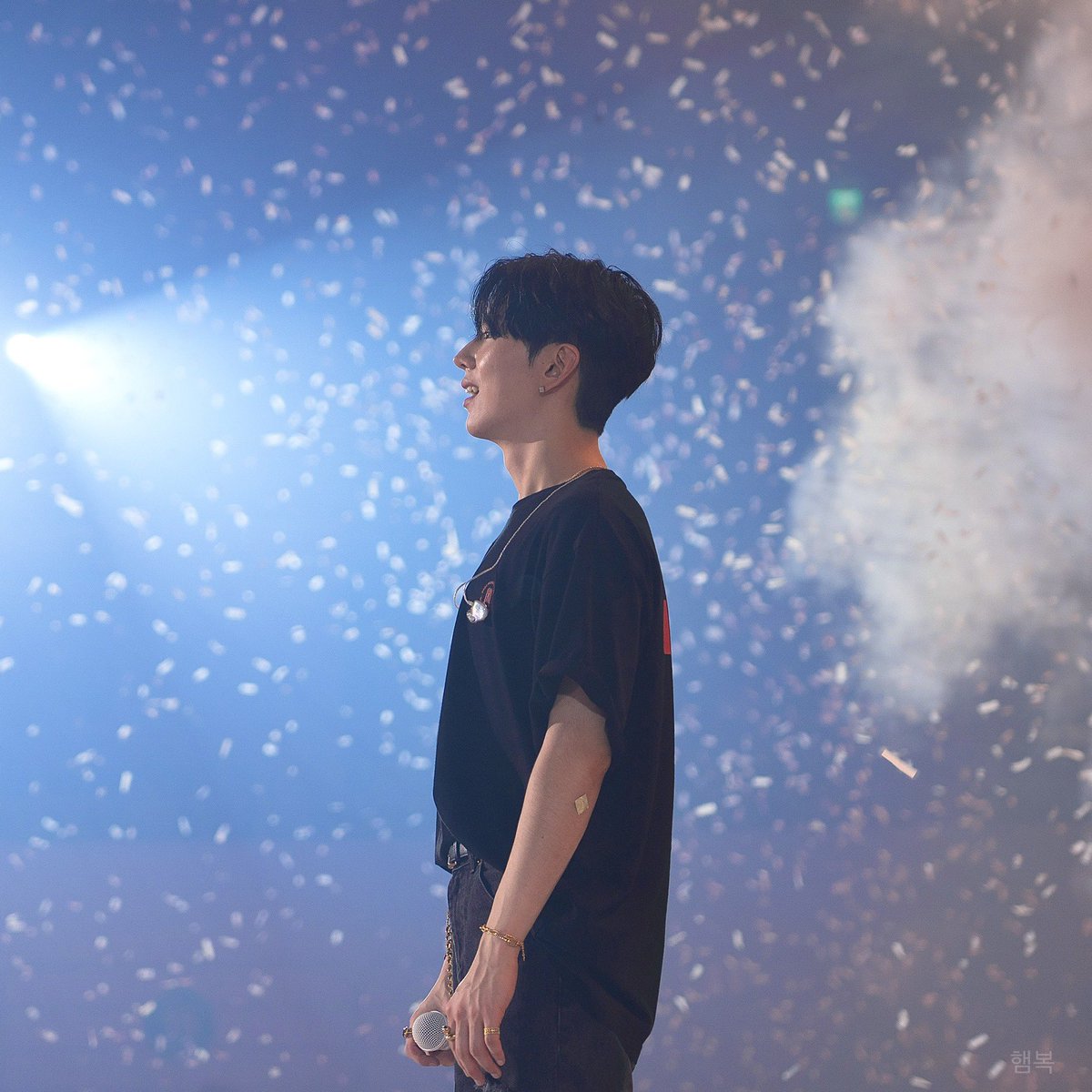 kikimyfav's tweet photo. 220904
#MONSTAX #MONSTAXNOLIMIT #KIHYUN #기현
무대 위에 기현이는 진짜 뭘까...🥺 https://t.co/zMEtaXNr8R