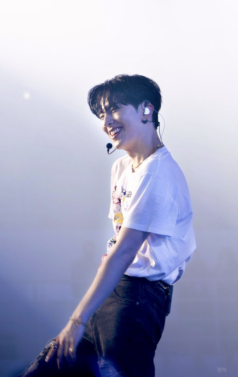 kikimyfav's tweet photo. 220904
#MONSTAX #MONSTAXNOLIMIT #KIHYUN #기현
무대 위에 기현이는 진짜 뭘까...🥺 https://t.co/zMEtaXNr8R