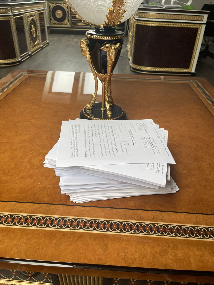 SimonDixonTwitt's tweet photo. This is what comes in your mailbox when you go away for 3 weeks when you are a top creditor / shareholder in @CelsiusNetwork 🌲🤮 https://t.co/LBVKAGJQYR