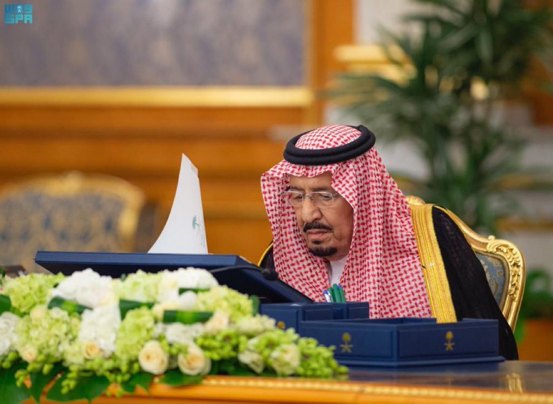 aljoufr's tweet photo. #جمعية_الجوف_للإعلام
#مجلس_الوزراء: الموافقة على إنشاء أسواق حرة بحسب الحاجة في المنافذ الجوية والبحرية والبرية والسماح بالبيع فيها للمسافرين القادمين للمملكة والمغادرين منها.
بإذن الله سيكون منفذ الحديثة بـ #منطقة_الجوف من المنافذ المستفيدة من هذا القرار بجهود سمو أمير @AljoufSA https://t.co/km8dlUcSNg