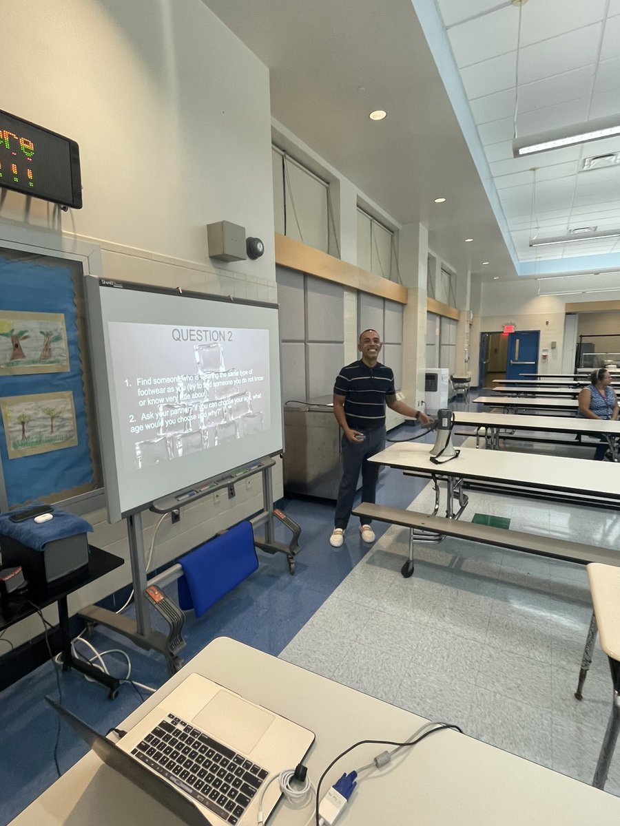 BarbaraFaughnan's tweet photo. Ice breakers at District 11’s PS 106!  Welcome back everyone! @cristinevaughan @District11BX https://t.co/LQz5w7wCHJ