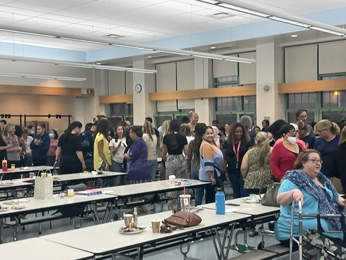 BarbaraFaughnan's tweet photo. Ice breakers at District 11’s PS 106!  Welcome back everyone! @cristinevaughan @District11BX https://t.co/LQz5w7wCHJ