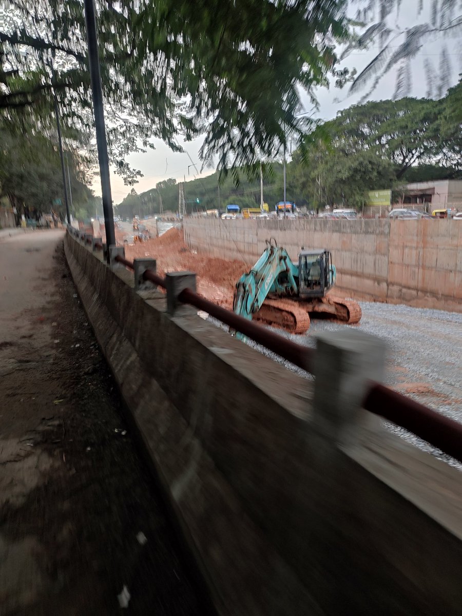 ChutneyPudi's tweet photo. Hal underpass seems to be making progress despite rains !! Good to see progress. 👌🏻
#hal #halunderpass #underpass @WFRising @BBMPCOMM #bengaluru #Nammabengaluru https://t.co/qKtjchJ4vp