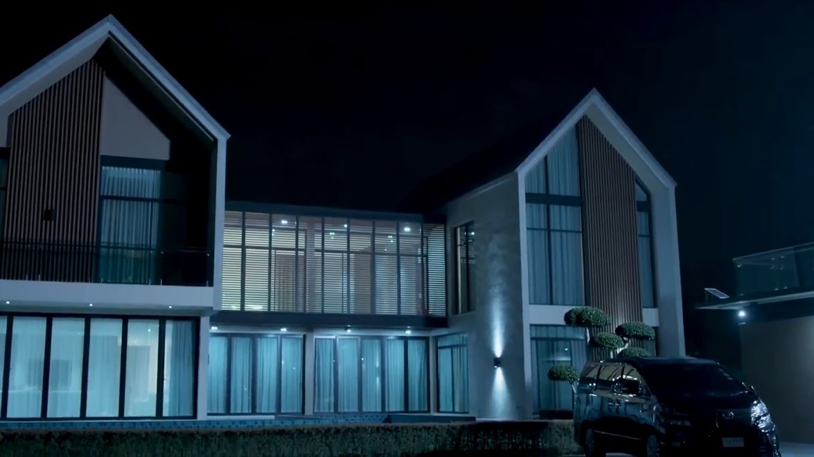 starlightmix's tweet photo. Ah não mn, é ela, é a casa lendária #WorkFromHeartTheSeries #WorkFromHeartEP2 https://t.co/CgOfMmsfVP