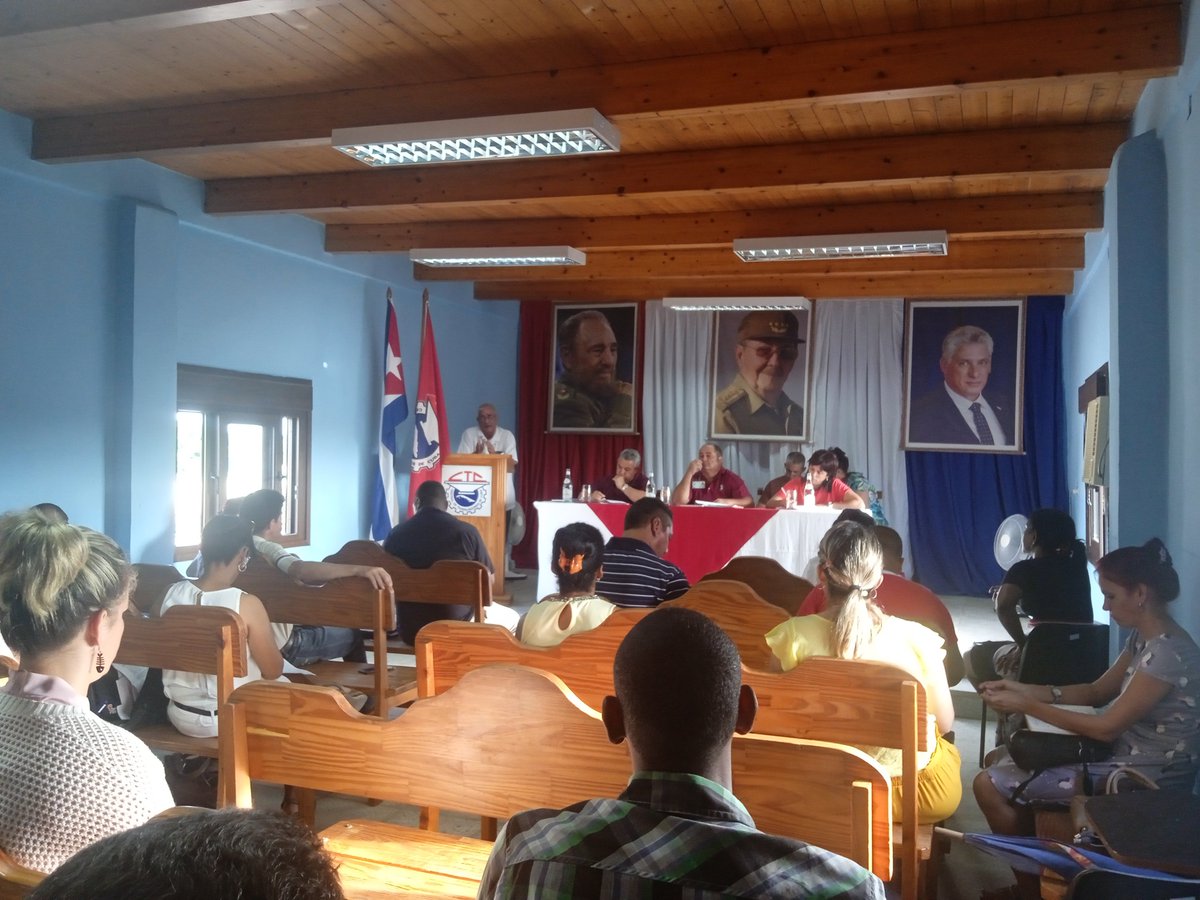 yenanda74's tweet photo. Con un análisis de la situación epidemiológica de la provincia y cuánto puede contribuir el movimiento sindical a reducir la transmisión del dengue comenzó el secretariado ampliado @DelCtc que cuenta con la presencia de @UlisesGuilarte y @yusmailyn_m #CubaViveYTrabaja https://t.co/USOCnnwXze