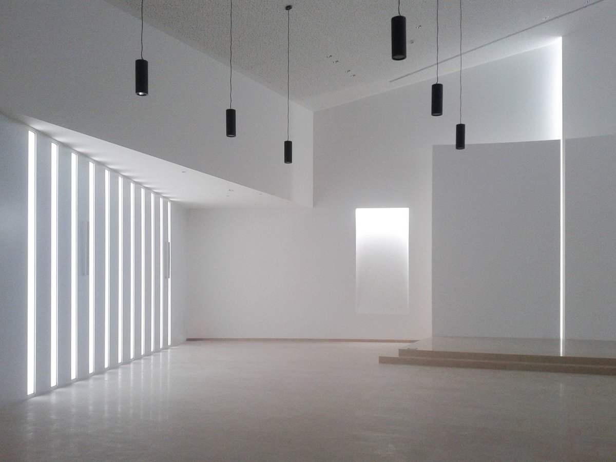 annlouisecook's tweet photo. There's a lot of impressive #architecture to see throughout this #building.  https://t.co/6iBVMXvS32 https://t.co/afBak0ouIS