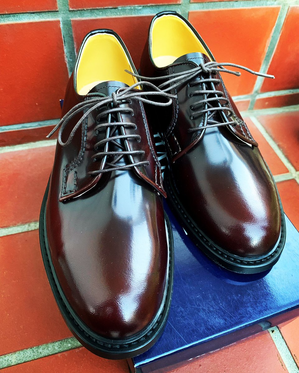 kanaderu_1015's tweet photo. Sep 6 2022.
👞
#お出かけ #goout
#買い物 #shopping
#買った #buy #bought
#革靴 #leathershoes
#プレーントゥ #plaintoe
#レースアップシューズ #laceupshoes
#茶色 #brown #darkbrown
#haruta #ハルタ
#9月 #september #sep
#火曜日 #tuesday
#東京 #tokyo
#写真 #photo #photography https://t.co/QGP1FEHZI6