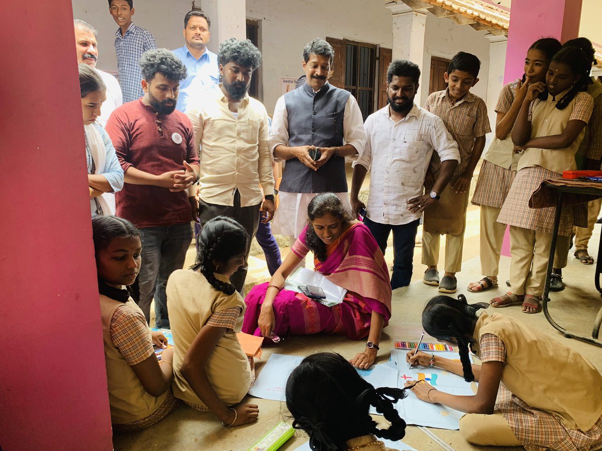 JawaharBalManch's tweet photo. Jawahar Bal Manch joined the most awaited historic Bharat Jodo Yatra to begin on Sep 7 by organizing the first ‘National Painting Competition’ conceptualizing Unity in diversity in S.M.S.M HSS, Suchindram.
#BharatJodoBaccheJodo
#BharatJodoYatra https://t.co/DM3toPBNf9