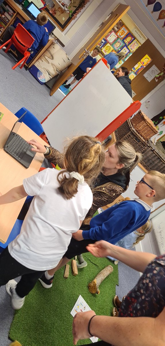 The rain didn't put anyone off attending our open afternoon today. It was great to welcome all our families in to show our learning and online profiles. 
#parentengagement #SharingOurLearning #partnership