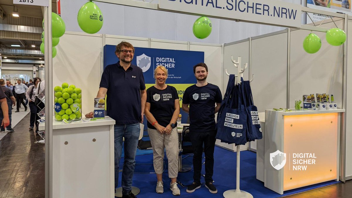 DigitalSicher's tweet photo. Los geht’s: die SHK ESSEN 2022 ist eröffnet. Unser Team ist bis Freitag vor Ort, um allen Interessierten das Thema digitale Sicherheit näherzubringen. Wir freuen uns auf viele Besucherinnen und Besucher in Halle 2 am Stand 2B13!
#shkessen #digitalsicher #nrw #messe https://t.co/hKMq2tJtyF