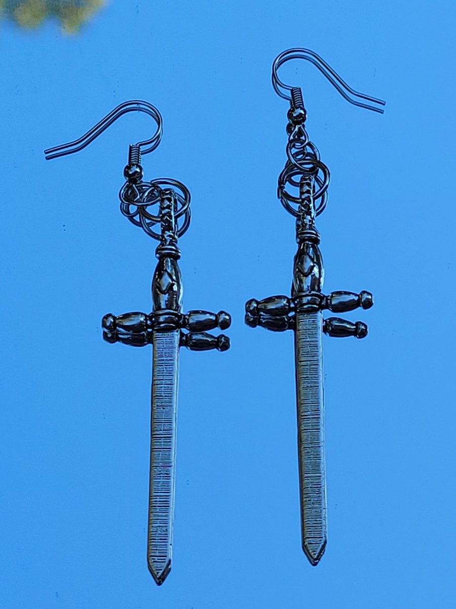 Beautiful jewelry for your favorite alternative babe!

Take 25% off your entire purchase thru 10/1 and help us celebrate 2 years since our shop opened 🥰

Etsy.com/shop/Delightfu…