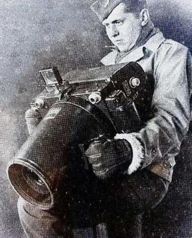 InstaSoiree's tweet photo. This is Aerial photography camera used during WWII.

Could you imagine a Polaroid of this size. You would have to shake the picture like a beach towel.

#photooftheday #wwII #NFT https://t.co/mJGfVWSDdR