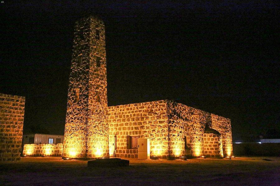 MuslimInkMag's tweet photo. #SaudiArabia launched the second phase of restoring historical mosques, where mosques with historic significance are renovated to their original architectural state using modern construction methods.
https://t.co/AKkUUvxlUu

#IslamicHistory #Historicalmosques https://t.co/mhQrDsLuLk