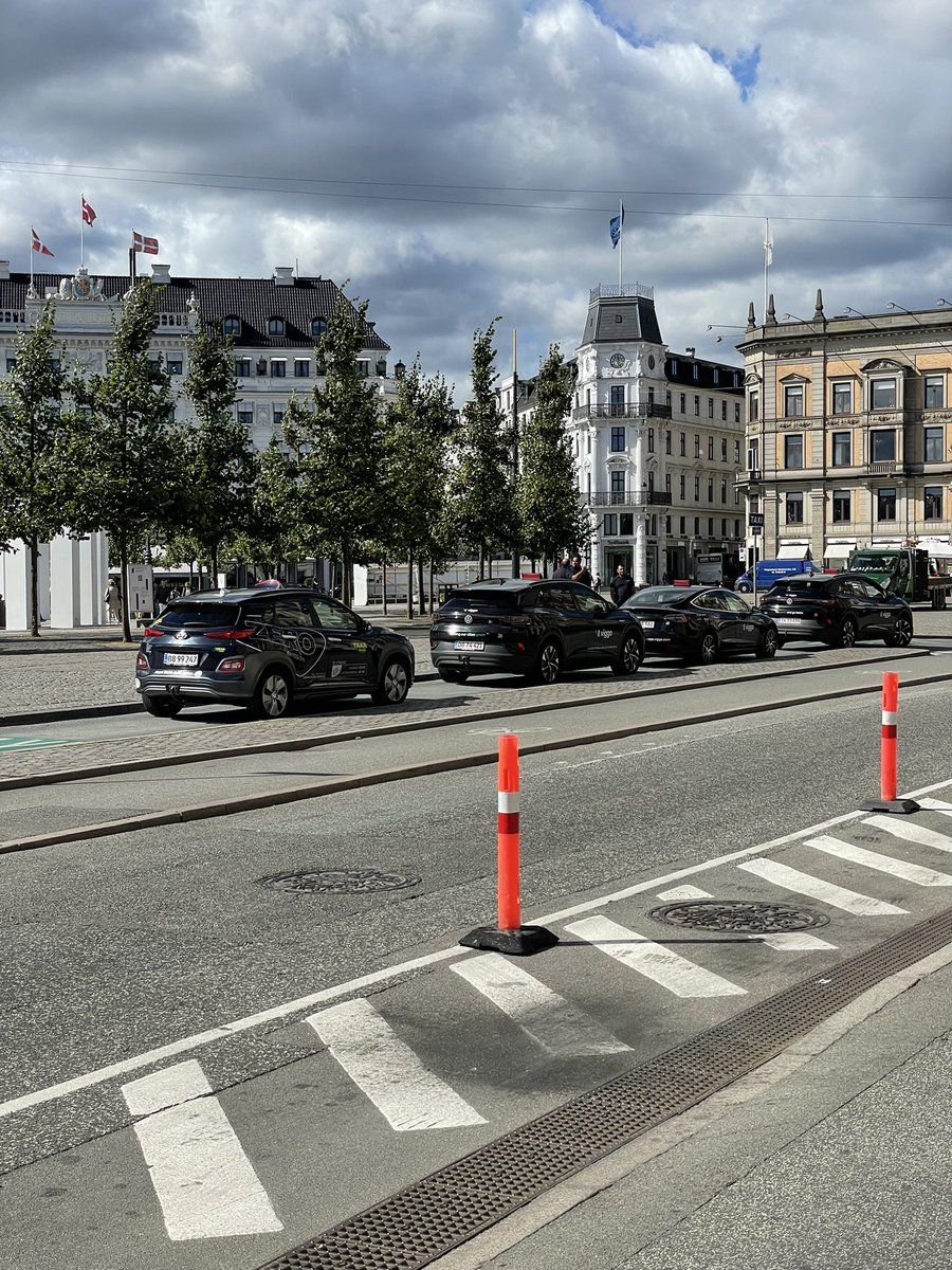 Nokius's tweet photo. #BEV Taxis in #Copenhagen. They have Taxi fastcharger too 🚕🔋⚡️⚡️⚡️⚡️#alwayscharging https://t.co/62gcrUySyk