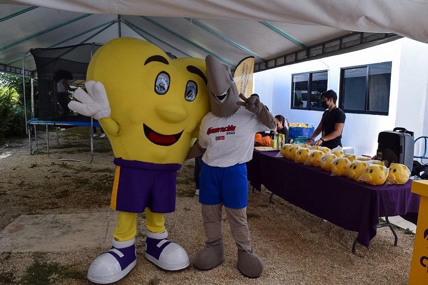 CRITYucatan's tweet photo. El día de ayer los alumnos de nuevo ingreso de la @UPP_MX se 
sumaron a nuestra campaña de boteo Teletón! 🐷💛💜
.
.
.
#Boteoteleton #Uppmérida #orgullosamentetercos #crityucatán https://t.co/tw9YXdVhoj