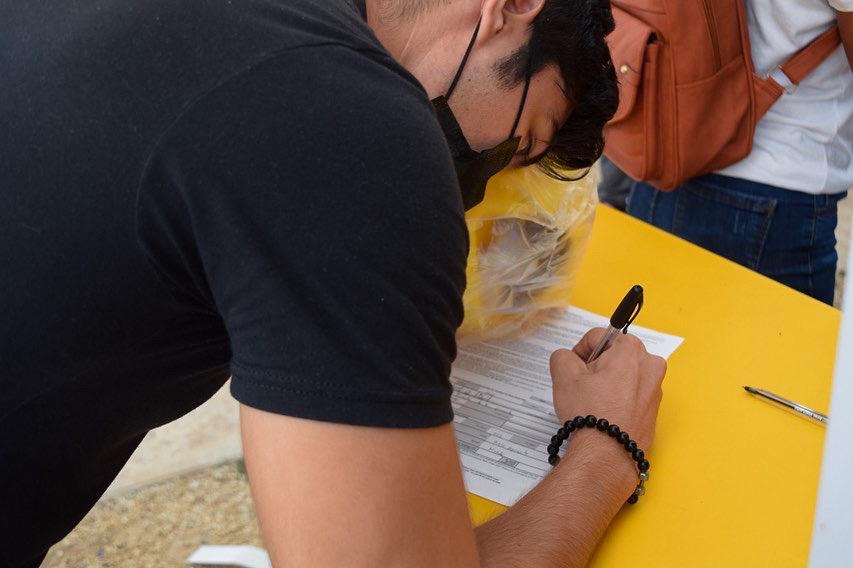 CRITYucatan's tweet photo. El día de ayer los alumnos de nuevo ingreso de la @UPP_MX se 
sumaron a nuestra campaña de boteo Teletón! 🐷💛💜
.
.
.
#Boteoteleton #Uppmérida #orgullosamentetercos #crityucatán https://t.co/tw9YXdVhoj