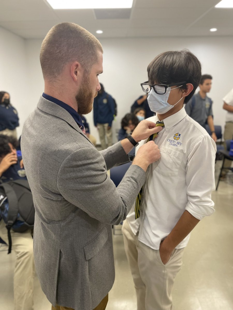 cristoreytampa's tweet photo. Today, juniors set out to work and to meet their corporate work study supervisors. First, there was a class debrief and a work attire check. ๐๐ผ#offtowork #corporateworkstudy https://t.co/7tzjeDpUCB