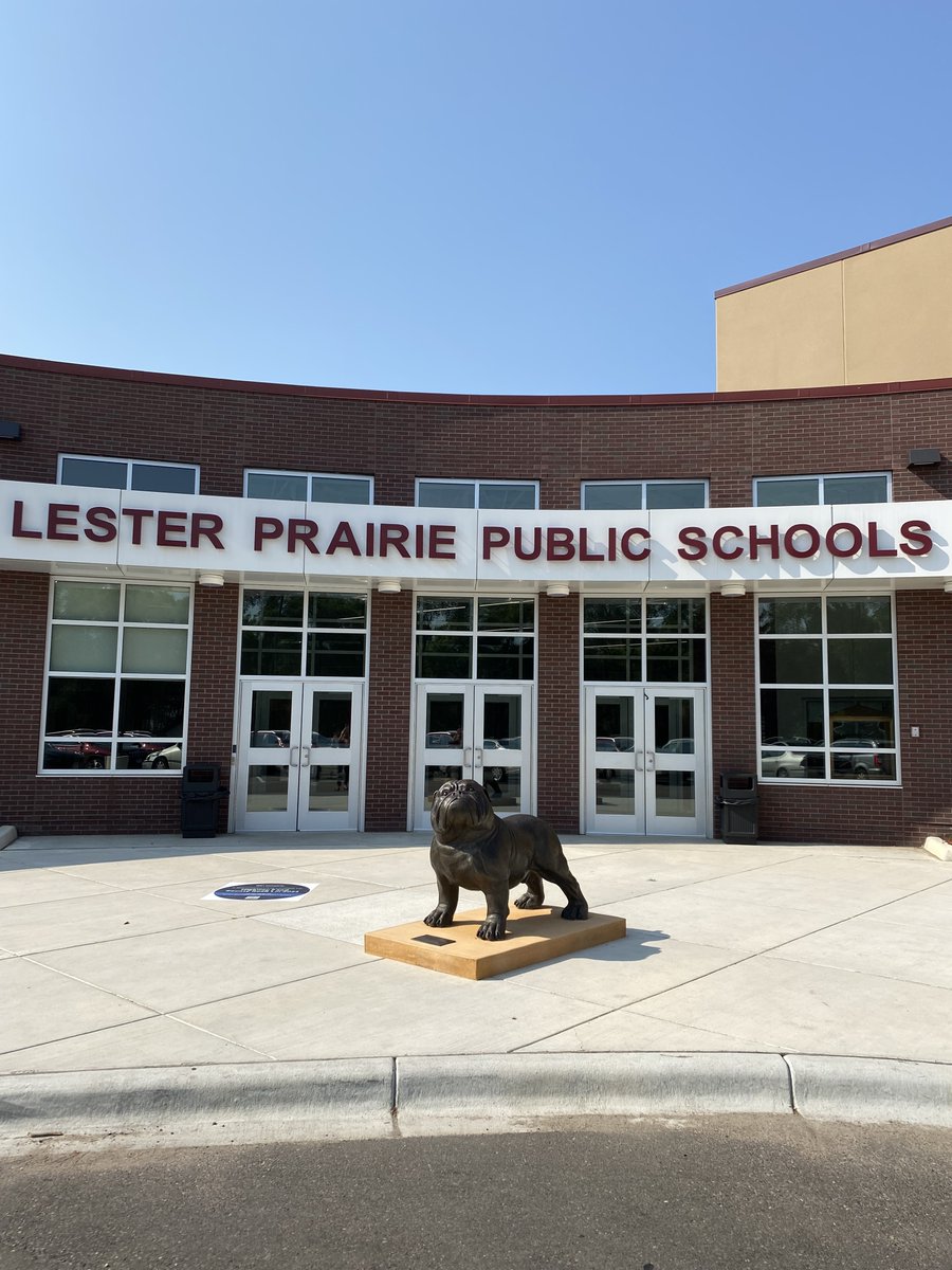 LPBulldogs424's tweet photo. It's going to be a fantastic year! https://t.co/g4BSCaDciI