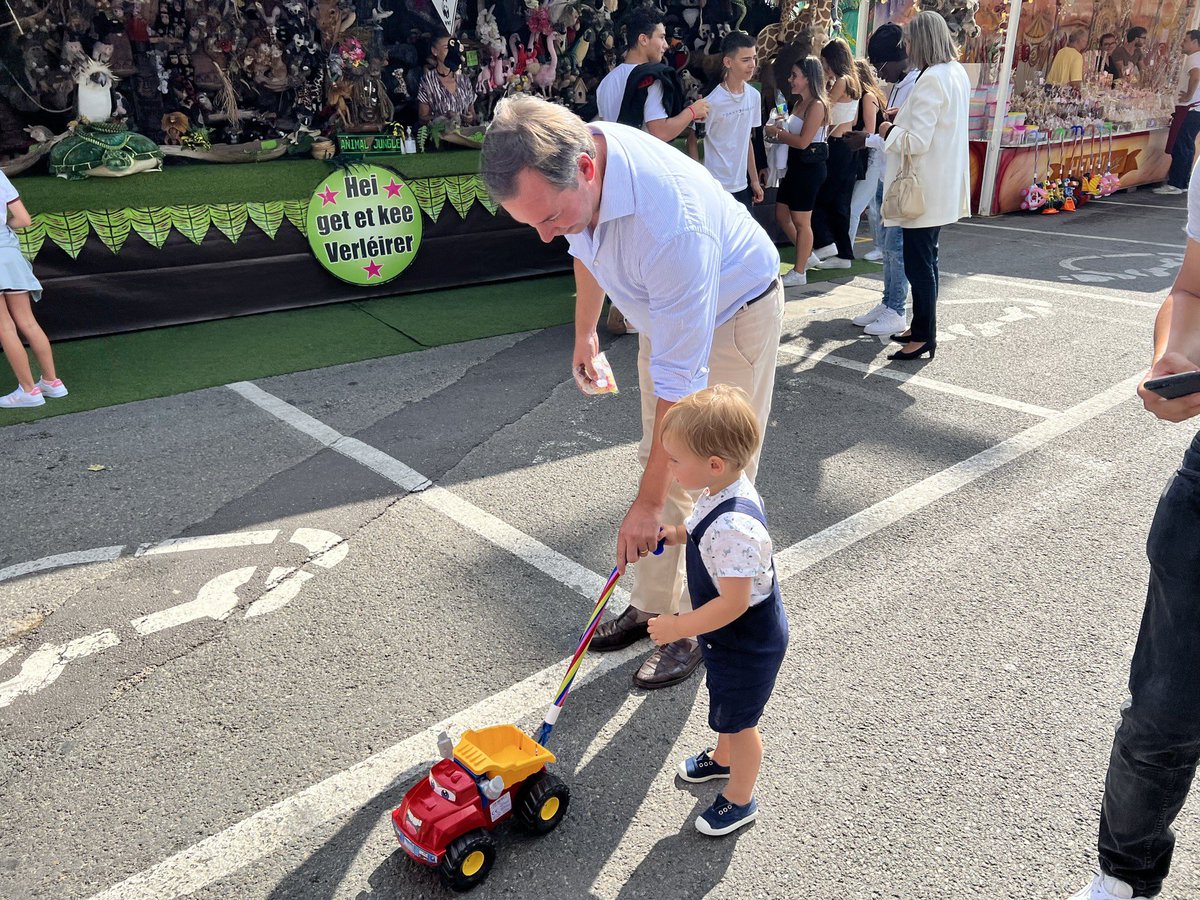 #NEW Prince Charles and his parents HGD Guillaume and Hereditary Grand Duchess Stéphanie are visiting Schueberfouer fair today, September 6. 🎡🎠⁣
⁣
I love seeing them and this precious boy! 😍⁣
📷: Patrick Greis