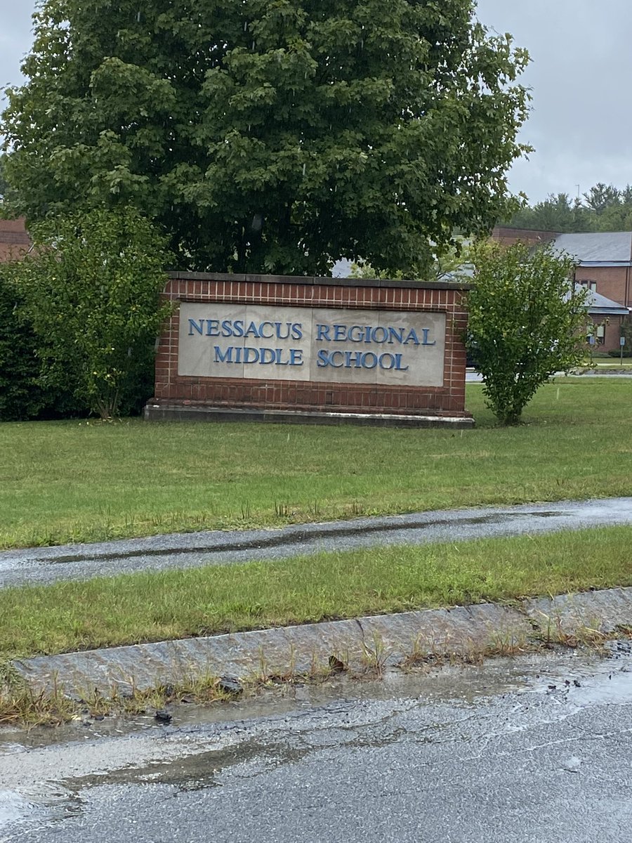 Great to see @soupcampbell10 today @NessacusRMS  & proudly displaying @SpfldCollege banner! Go Warriors! @WRHSGoBlue @MSAA_33 @MIAA033 @sbryantMIAA @SCAlumniPride @Mike_Cerasuolo @SDubzinski @YGB70 #MSAAontheroad @PrincipalGarden @MonetteStacy @MGeoghegan22 @DrCSJones