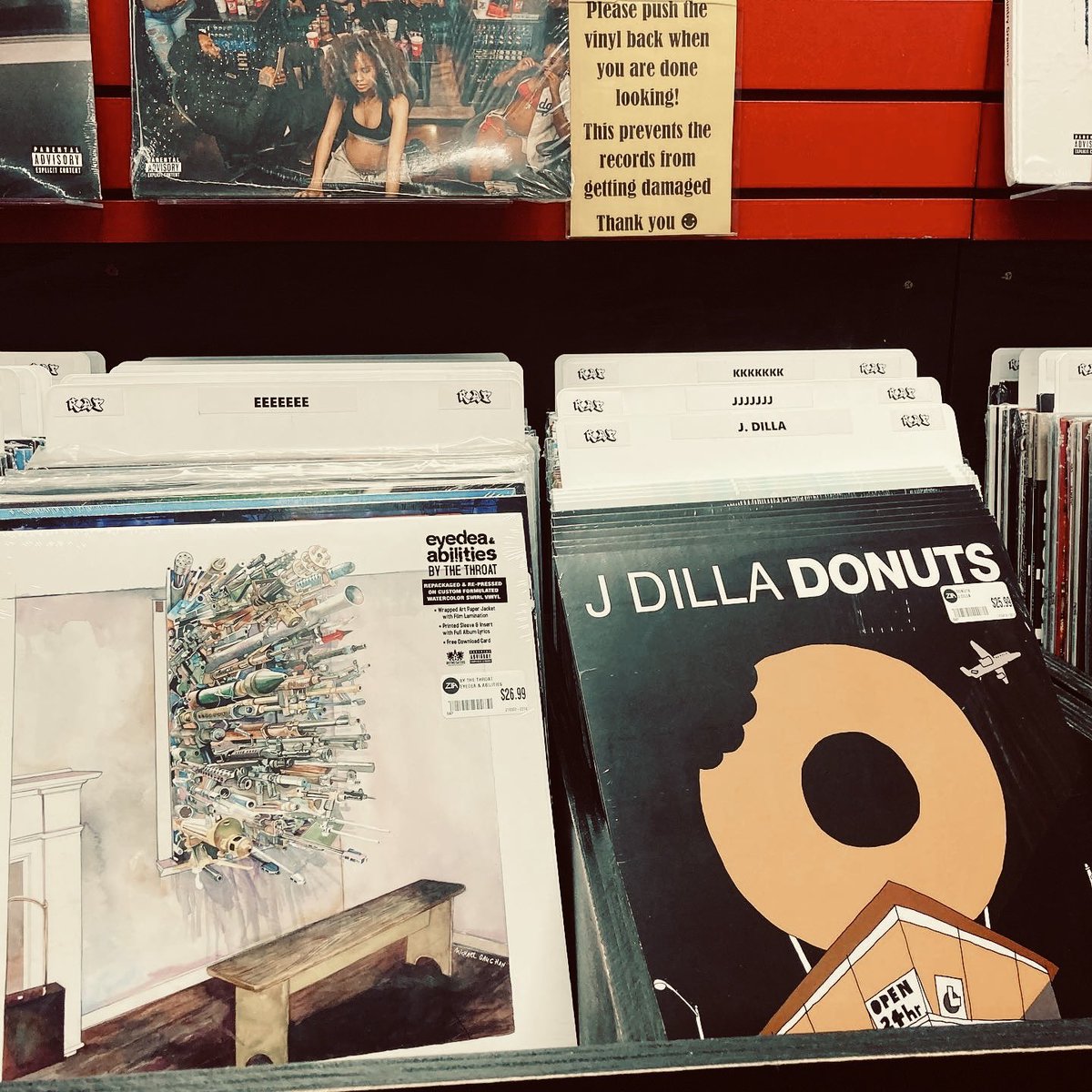 bjoyceonrecord's tweet photo. I’ve been doing this for a while now from #eastcoast to #westcoast and finding hidden gems 💎 in places like this one is an unique gift.
Y no paro de #diggin hasta que me encuentro nuestra #música cubana. 

Mañana estaré subiendo nuevo video a #youtube https://t.co/IbVT9uu6Oo