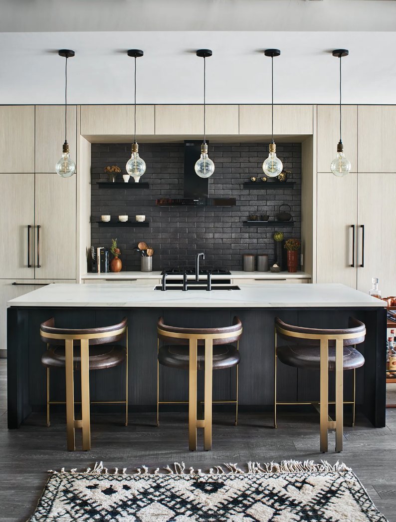 Do you need some kitchen inspiration? - 'Kitchen Cabinets and Countertops: 14 Combos That Look Good Together' by <a href="/ArchDigest/">Architectural Digest</a> 👉 architecturaldigest.com/story/kitchen-… 

#InteriorDesign #Interiors #Exteriors #Design #Home #Spaces #Decor #Kitchen