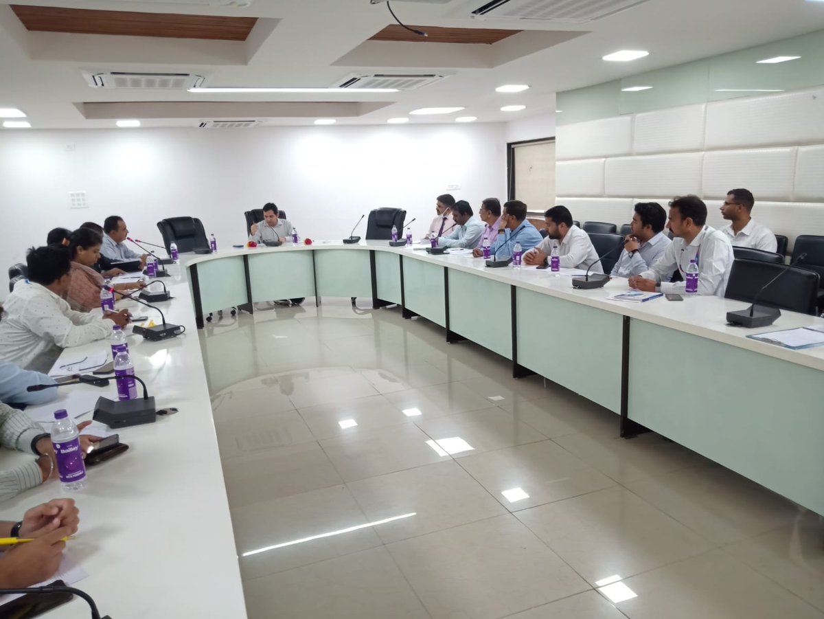 તા.૦૨/૦૯/૨૦૨૨ના રોજ પંચમહાલ જીલ્લાની નગરપાલિકાઓ અને બેન્કર્સ સાથે NULM અને PM SVANidhi અંતર્ગત રીવ્યુ મીટીંગ અને ગોધરાના શેલ્ટર હોમની પણ વિઝીટ કરી ઉપલબ્ધ સેવાઓનું નિરીક્ષણ કરવામાં આવ્યું.<a href="/Mukeshias/">Mukesh Kumar</a> <a href="/Rakesh_gujIAS/">Rakesh Shankar</a>  <a href="/Gujinfocom/">Gujinfo.com</a>