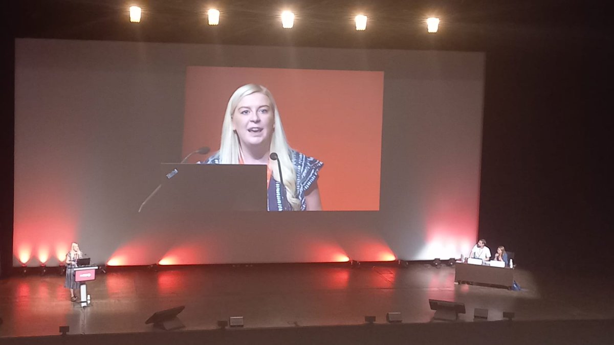 DrJessicaSenior's tweet photo. Presented to my largest audience today with a max capacity of 1300 people! 👩🏼🏫
Anxiety and nervousness now replaced with much excitement and a little fulfilment 🙂
#ESB2022 @ProfAlanMSmith @AnkeBgyar @HuddersfieldUni @WeLoveResearch #3Dbioprinting #tissuemodels https://t.co/oHHi5PiLxj