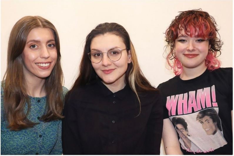 Bruntwood_UK's tweet photo. 🎨In our latest blog, catch up with Artists-in-Residence @round__lemon about their story so far and their plans for the future...🎨

https://t.co/H6ks0BVd70

#Artists #YoungPeople #WestMidlands #Birmingham https://t.co/yXUlwvmSEV