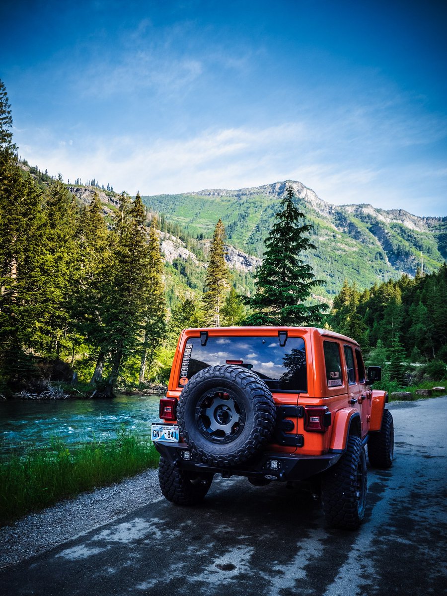 'The strength of my soul was born on the backs of moments that brought me to my knees.' - Heaton
#tailendtuesday #glaciernp #transformationtuesday #soulsearching #thegreatoutdoors #mountainviews #escapeandwonder #jeepjlu #wranglerlife #naturesbeauty #montanagram