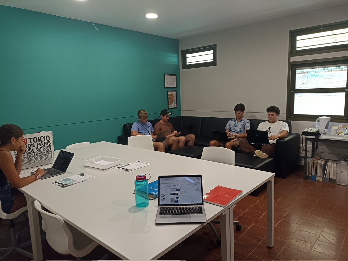 StJuliansDesign's tweet photo. IB students using their new Design Studio. Just need to get some inspirational displays on the walls now https://t.co/ILkD30KtAq