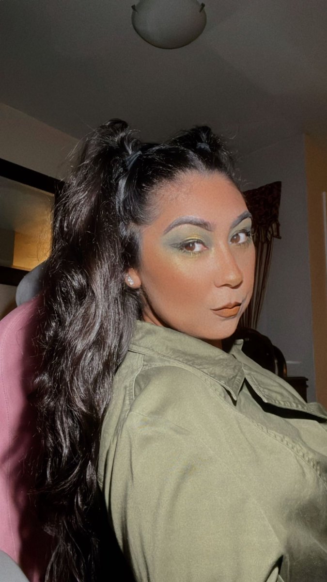 M3duza_13's tweet photo. Something about the color green 💚
@JeffreeStar @KylieJenner @MorpheBrushes @elfcosmetics @Sephora @deciem @Maybelline @wetnwildbeauty  
#Snap #snapchat #makeup #makeupartist #jeffreestar #KylieJenner #deciem #elfcosmetics https://t.co/1YhEaeBzBk