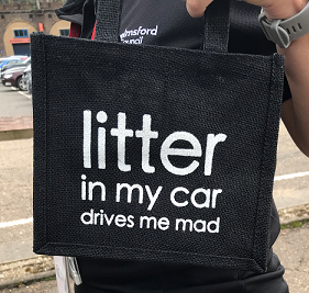 ChelmsHealth's tweet image. Community Protection Officers will be on Chelmsford High Street this Friday from 10am to offer advice on environmental issues impacting our communities and to help tackle vehicle littering, they will be handing out FREE car litter bags! #stoplittering