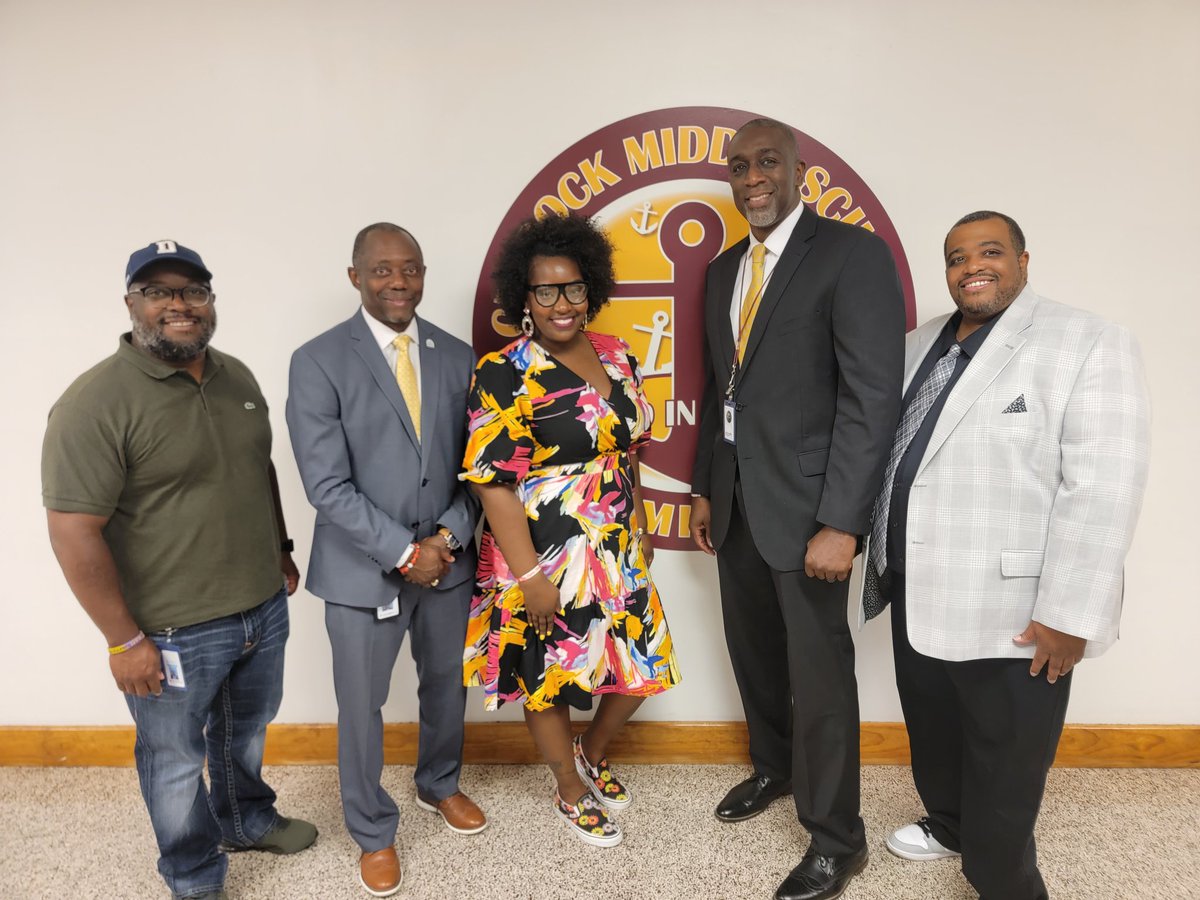 Dr. Elie Bracy III (@ebracypps) on Twitter photo It has been an oustanding First Day of School in <a href="/PortsVASchools/">Portsmouth Schools</a> - it was a great morning seeing our students back and ready to learn! Thank you to all the community volunteers who supported schools this morning! #PPSShines <a href="/ParkView21/">Park View Tigers</a> <a href="/CradockES/">Cradock E. S.</a> <a href="/CradockMS/">Cradock Middle School</a> <a href="/cardellpatillo/">Dr. Cardell Patillo, Jr.</a> It has been an oustanding First Day of School in <a href="/PortsVASchools/">Portsmouth Schools</a> - it was a great morning seeing our students back and ready to learn! Thank you to all the community volunteers who supported schools this morning! #PPSShines <a href="/ParkView21/">Park View Tigers</a> <a href="/CradockES/">Cradock E. S.</a> <a href="/CradockMS/">Cradock Middle School</a> <a href="/cardellpatillo/">Dr. Cardell Patillo, Jr.</a>